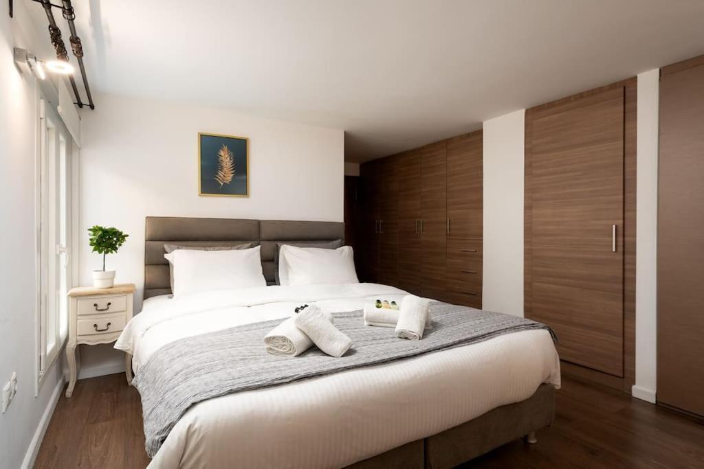Modern Two Level Apartment In The Heart Of Atenas Exterior foto