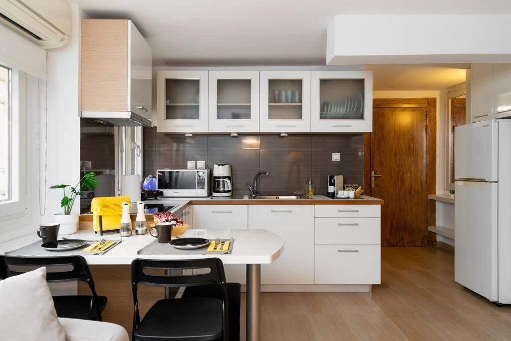 Modern Two Level Apartment In The Heart Of Atenas Exterior foto